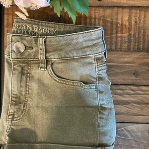 AMERICAN EAGLE HI-RISE SHORTS